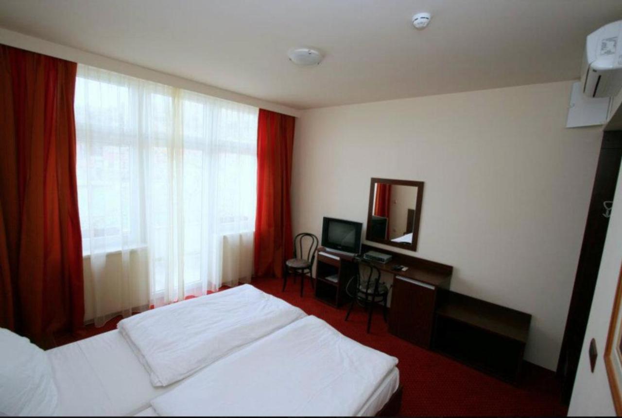 Lux Hotel Pansion Jablanac Kültér fotó